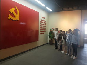 人文學(xué)院黨委組織開展“傳承文化、共鑄黨魂”主題黨日暨文化交流活動(dòng)